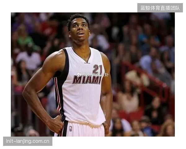 上海队引进前NBA盖帽王怀特塞德，极大增强了球队的内线防守。